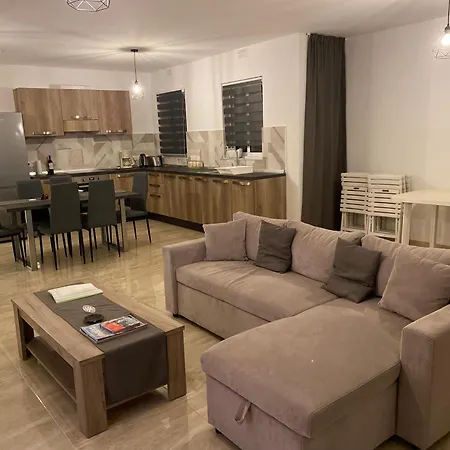 Xaghra Lodge
